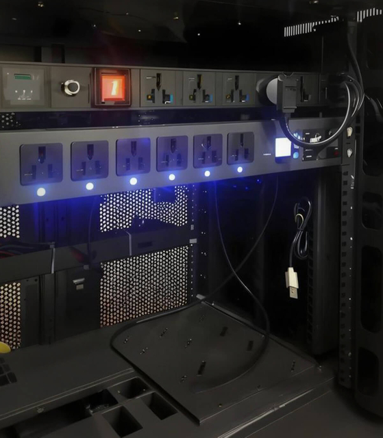 Power-Distribution-Unit